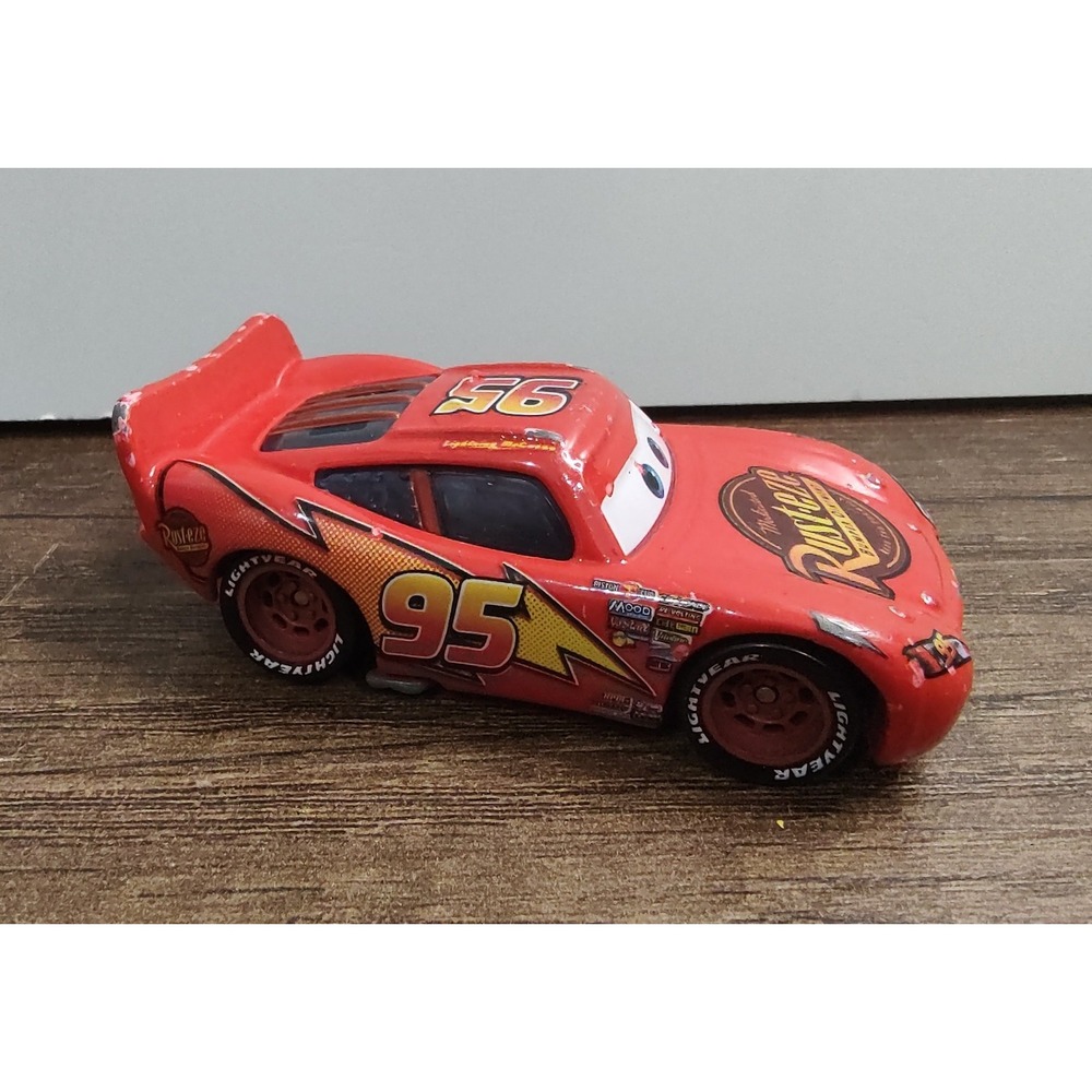 Disney Pixar Cars Lightning McQueen Rust-eze Red Diecast Car B5